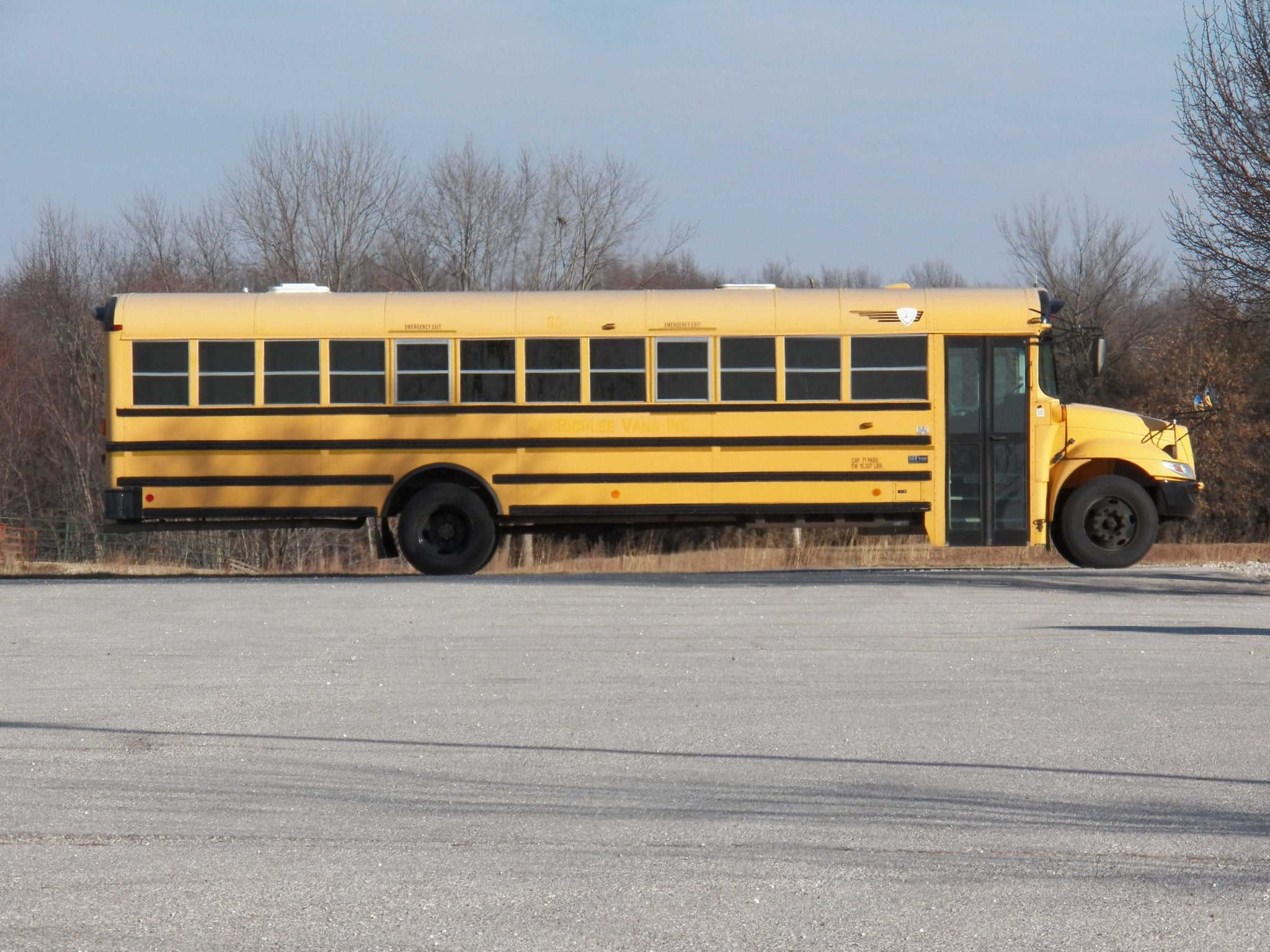 School bus equipped with an ignition interlock device for fleet safety